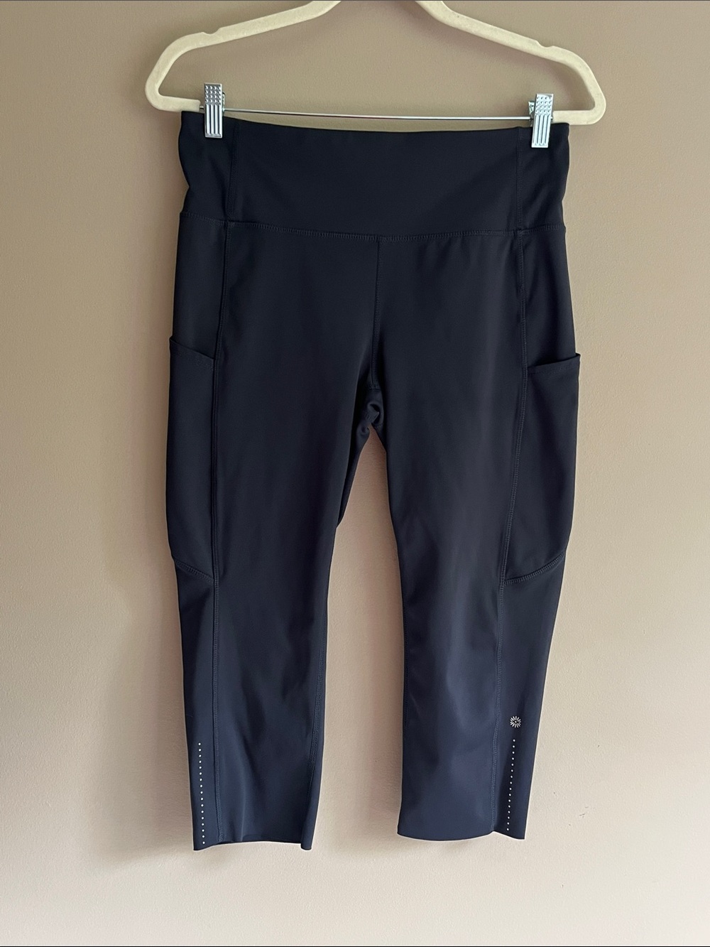 Tangerine High Rise Active Capri Smokey Grey Capri Leggings size large